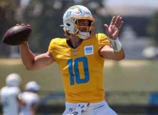 Justin Herbert de los Chargers diagnosticado con lesión de fascitis plantar – ESPN news-01082024-223829