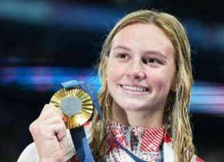 Summer McIntosh gana oro en mariposa 200, sigue ascendiendo en natación en Juegos Olímpicos de París 2024 news-01082024-225418