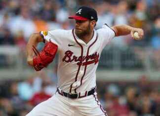Chris Sale de los Braves busca repetir la historia contra los Gigantes news-12082024-191601
