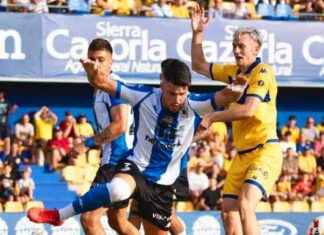 Centros laterales: clave en la derrota del Hércules news-31082024-230110