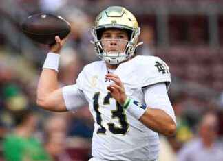 Lesión en el hombro de Riley Leonard de Notre Dame, se espera que juegue contra Purdue. news-10092024-203352