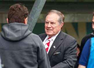 Video: Bill Belichick bromea sobre tener dianas con Eli Manning y Nick Foles news-17092024-054633