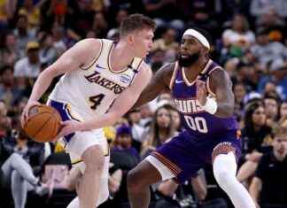 Lakers’ Dalton Knecht impresiona a los fans de la NBA, Bronny James lucha en la victoria ante los Bucks. news-11102024-061801