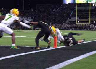 Dillon Gabriel conecta con Tez Johnson para un touchdown de 12 yardas, ampliando la ventaja de Oregon sobre Purdue news-19102024-143345