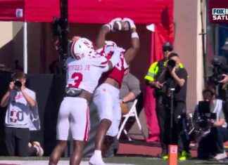 La increíble atrapada de Omar Cooper Jr. que preparó un touchdown de Indiana ante Nebraska. news-19102024-203507