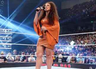 Rumores de WWE sobre Samantha Irvin, CM Punk Backstage; Joe Hendry quiere a John Cena en TNA. news-22102024-205750