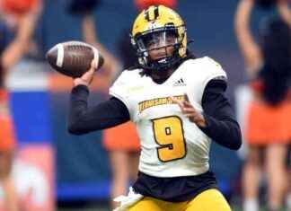 Video: Kennesaw State vence a Liberty para su primera victoria FBS como desvalido de 27 puntos news-24102024-151217