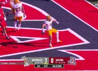 Cam Skattebo anota su segundo touchdown del partido, ampliando la ventaja de Arizona State sobre Arizona. news-01122024-001208