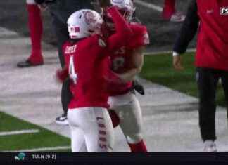 Devon Dampier anota touchdown ganador para asegurar la sorpresiva victoria de Nuevo México 38-35 sobre No.18 Washington State news-17112024-102156