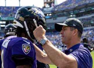 Lamar Jackson y los Ravens impresionan a los seguidores de la NFL en la victoria contra Herbert y los Chargers en el Bowl de Harbaugh. news-26112024-113748