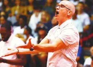 Hurley de UConn critica falta controvertida como una completa broma tras derrota sorpresiva news-26112024-173809