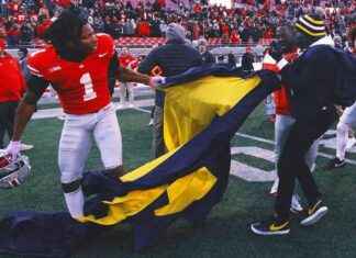 Semana de rivalidades en el fútbol universitario: peleas, plantación de banderas y más news-01122024-121856