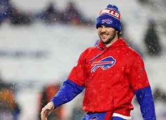 Josh Allen y los Bills se perfilan como favoritos al Super Bowl tras aplastar a los 49ers en medio de la lesión de CMC. news-02122024-090655