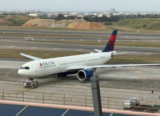How Did Social Media Spread News of Delta Flight DL275 Diverted at LAX? Delta Airlines, Delta Flight DL275, Flight DL275, Flight Diversions, Travel News, Airline Policies, LAX Diversion, Delta Flight DL275 Diverted LAX